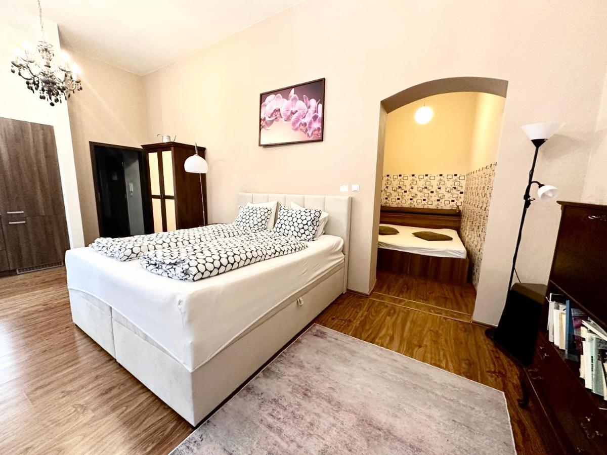 Home Away Main Square Apartment Poprad Exterior foto